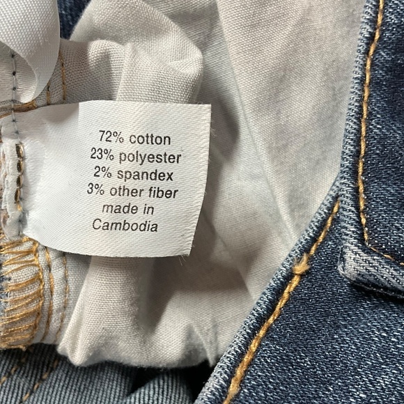 LANE BRYANT Cotton Blend Stretch Mid-Rise Boyfriend Capri Flex Magic Waistband - Picture 10 of 11